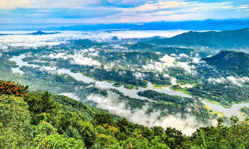 Ilaveezhapoonchira photo